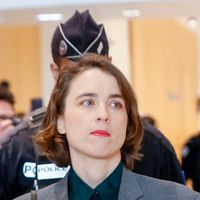 "Violence coloniale et misogyne" : Adèle Haenel dénonce le harcèlement de cette grande autrice anti-raciste par l'extrême-droite