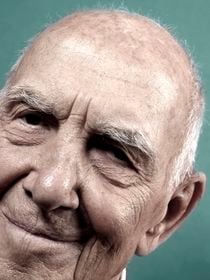 "Les seins ! Je regarde ça en premier chez une femme" : l'interview de ce célèbre intellectuel fait polémique plus de 10 ans plus tard