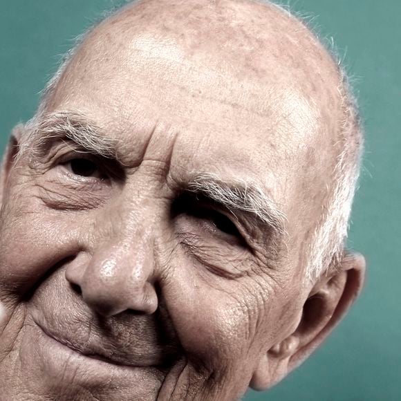 "Les seins ! Je regarde ça en premier chez une femme" : l'interview de ce célèbre intellectuel fait polémique plus de 10 ans plus tard