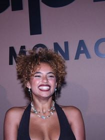 "Robe trop décolletée" : cette influenceuse tente un look élégant à Cannes mais est victime de sexisme
