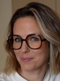 "Je mets mon téléphone dans un placard" : Lorie partage ses tips et secrets pour des vacances réussies