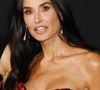 Sur le tapis rouge des Governors Awards , deux divas se sont affichées en robes noires : Demi Moore et Nicole Kidman. Diamants au cou, classe évidente, aura de superstar hollywoodienne lumineuse en guise d'halo. Mais les internautes se moquent...