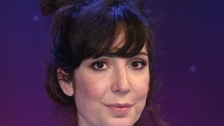 "Ca sent la m*rde, le caca" : ce tacle réjouissant en plein spectacle de Nora Hamzawi à un célèbre humoriste accusé de viols