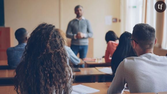 “Toutes les études récentes montrent que les garçons sont plus misogynes qu’ils ne l’étaient il y a quelques années, commence-t-il. Les premières à en pâtir, ce sont leur mère et leurs sœurs, auxquelles ils mènent la vie dure”, commence-t-il, précisant que si on s’inquiète beaucoup pour ces garçons qui se radicalisent, ce sont pourtant elles qui sont en première ligne.