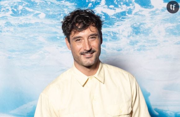 "J'ai envie qu'il me chevauche" : cette humoriste provoque l'embarras de Jérémy Frérot et scandalise les internautes