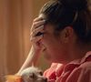 Lena Dunham est de retour, huit ans après Girls, série culte sur le sexe et la découverte de soi. Disponible depuis le 10 juillet sur Netflix, sa nouvelle série, Too Much suit les péripéties de Jessica (Megan Stalter), une Américaine qui débarque à Londres pour son travail, après une rupture éprouvante, et s'entiche d'un musicien, Felix (Will Sharpe). Mais la rom-com qui s'offre une pluie de stars (Adèle Exarchopoulos, Andrew Scott, Jessica Alba...) a choqué les téléspectateurs avec une scène de sexe (avant même sa sortie officielle).