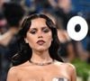L'actrice a subi une vague de critiques sur les réseaux sociaux. "Mais qu'est-ce qui lui est arrivé ?", "Qu'a-t-elle fait à son visage ?", "On dirait qu'elle est mourante, elle était si belle avant ça", "Elle a perdu sa beauté", "Elle paraît beaucoup plus vieille", peut-on lire.