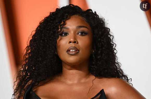 "Super sexy", "un vrai corps de femme" : cette célèbre chanteuse s'affiche en lingerie après sa perte de poids spectaculaire et ses fans applaudissent
