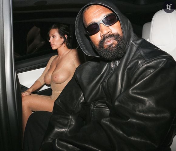 La reine de la provocation. De sa sortie complètement nue sur le tapis rouge des Grammy Awards en février 2025 à son apparition dans les rues de Los Angeles vêtue d’un ensemble de lingerie à base de bonbons en juin dernier, Bianca Censori sait comment faire parler d’elle à chacune de ses sorties.