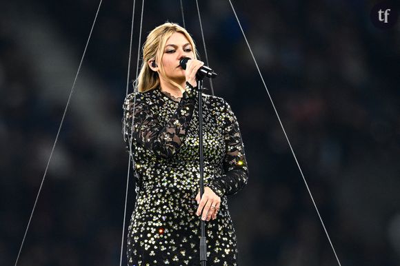 "Tu as vachement maigri", "tu n'as pas l'air heureuse" : Louane inquiète ses fans sur une nouvelle photo