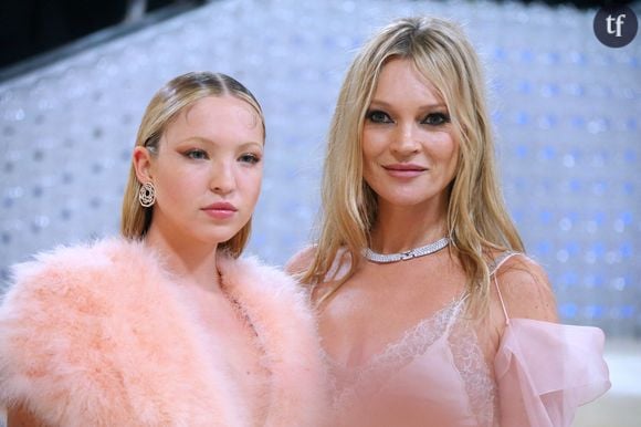 Lila Moss, 22 ans, s'est faite remarquer au premier rang d'un défilé de mode le 24 juin.