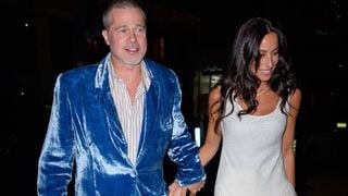 "Un père et sa fille !", "30 ans d'écart" : Brad Pitt s'affiche avec sa nouvelle copine, et Leonardo Dicaprio doit être jaloux
