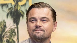 "Dans ma tête j'ai 35 ans !", s'amuse Leonardo Dicaprio, en couple avec une femme deux fois plus jeune que lui