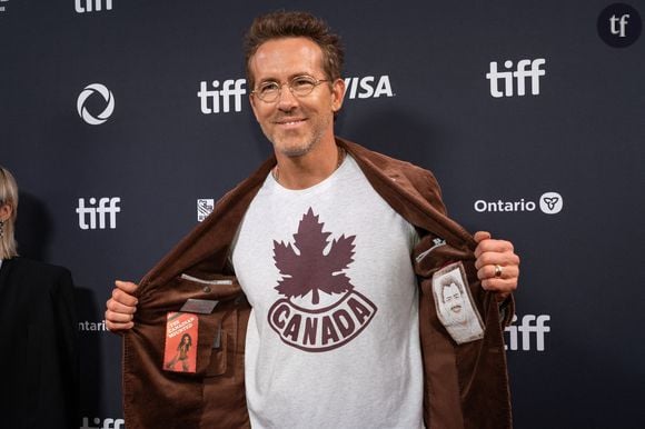 Ryan Reynolds “odieux” avec un enfant sur le tapis rouge du TIFF, la vidéo fait un énorme bad buzz