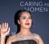 "Elle rayonne" : Salma Hayek assume ses cheveux gris sur le tapis rouge, et c'est une réponse "réjouissante" à l'âgisme
