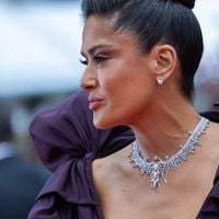 "Où sont passées tes rondeurs incroyables ?" : Salma Hayek critiquée sur son poids