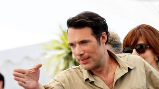 "Ce n'est pas du tout le livre de quelqu'un qui est désolé" : cette humoriste démonte l'ouvrage de Nicolas Bedos, condamné pour agressions sexuelles