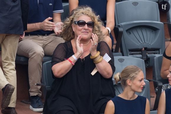 "Pourquoi je ne perds pas de poids ? Parce que je n'y arrive pas ! ", déplore cette star du PAF aux "60 kilos de trop"