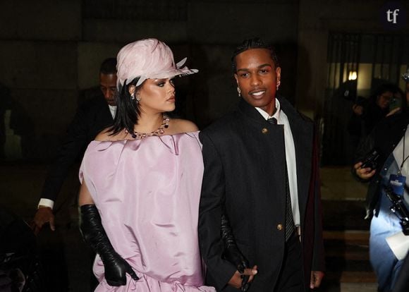 Nommé pour sa prestation dans le long-métrage, Highest 2 Lowest, le rappeur américain est bien évidemment venu accompagné de sa moitié. Pour l’occasion, la chanteuse arborait une robe rose pastel signée Balenciaga by Pierpaolo Piccioli.