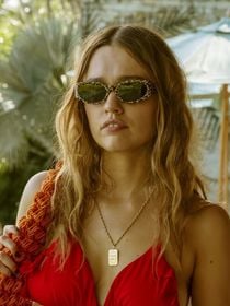 “Durant ces scènes en bikini, j'ai souffert” : cette jeune actrice d’une série culte atteinte de dysmorphie, elle s’est trouvée “laide” sur ces images