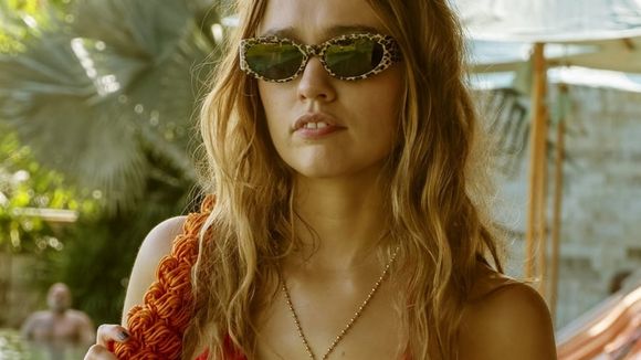 “Durant ces scènes en bikini, j'ai souffert” : cette jeune actrice d’une série culte atteinte de dysmorphie, elle s’est trouvée “laide” sur ces images