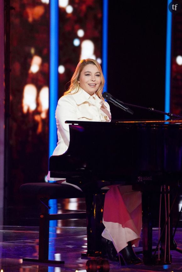 Plus “modestes” en terme de notoriété sont celles qui ont choisi de défendre leur amour entre deux partitions de Santa, sous les hourras et les applaudissements bien nourris.