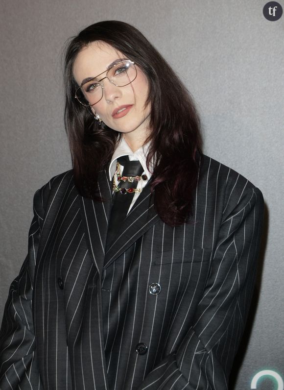 "Donc là y'a un gars qui m'a suivie pendant plus d'une dizaine de minutes jusqu'à chez moi et il veut venir devant à 21h ? Je suis terrifiée, c'est quoi ce bail encore ?", a écrit Maghla sur Twitter, suscitant des centaines de messages de soutien de ses followers.