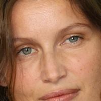 "Le retour de la maigreur dans la mode, c'est terrifiant", tacle Laetitia Casta face à un système "capitaliste" qui "détruit" les femmes