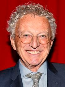 "Il faut séparer l'homme de l'œuvre" : Nelson Monfort justifie le maintien de cet animateur à l'antenne malgré sa condamnation