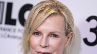 Une coordinatrice pour les scènes de sexe et de nudité entre acteurs ? Kim Basinger "ne voit pas l'intérêt"