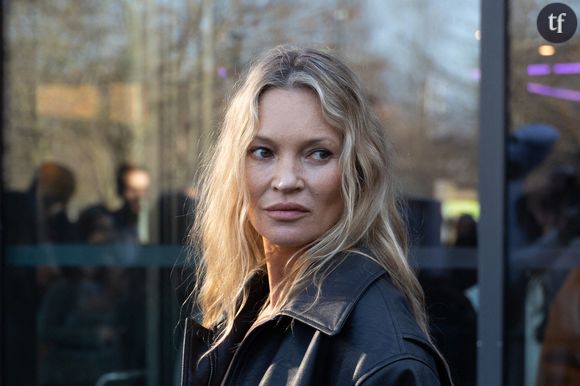 "C'est le régime drogue", "pas de bikini après 50 ans" : Kate Moss trop maigre et trop vieille ? Les haters s'en prennent à elle