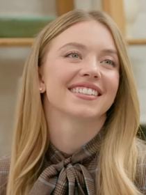 "Trop sexuelle" : Sydney Sweeney au coeur d'un biopic sulfureux, mais la superstar de cinéma qu'elle est censée incarner s'y oppose pour une raison très précise
