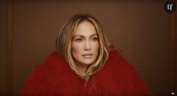 Jennifer Lopez est venue remettre le prix du meilleur album pop latin à Shakira, pour «Las Mujeres Ya No Lloran», sorti en mars 2024.