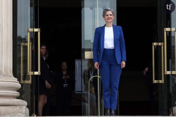 A l'instar de la députée Sandrine Rousseau on a lu quantité de témoignages sur la vibe  patriarcale qui agite l'hémicycle. Dans son enquête "Sexisme sur la voix publique", Marlène Coulomb-Gully cite Valérie Pécresse : "les hommes aiment couvrir les voix des femmes. C'est un bizutage très dur car on a l'impression que personne ne vous écoute. La tentation, c'est de forcer, mais chez les femmes, elle s'envole très vite vers les aigus".