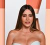 "Comment peut-elle avoir 52 ans ?" : Sofia Vergara s'affiche topless en string ficelle et enflamme Instagram