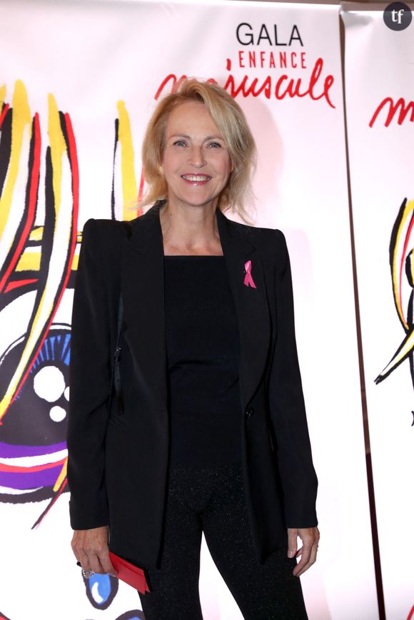 "On a mis le curseur à l’extrême depuis #MeToo ces dernières années, ce serait bien de revenir à un juste milieu au bout d'un moment. Parce que là, on ne peut plus rire, plus faire de blagues de cul...", s'est effectivement alertée Alexandra  Vandernoot auprès du média spécialisé dans l'actu télé. Mais ce n'est pas tout, précise la comédienne...