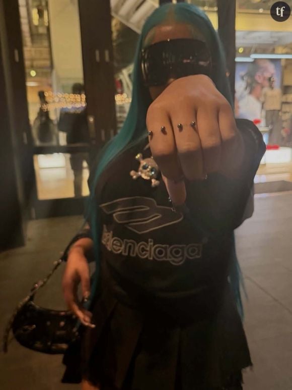 North West a dévoilé plusieurs piercings sur ses doigts. Ce qui n'a pas manqué de faire réagir les internautes.