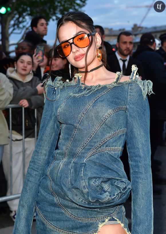 Bianca Costa effeuille l'expression de ses désirs dans cette interview très audacieuse. Elle y dénonce le sexisme des mecs qui lui envoient des dick pics (une forme d'agression sexuelle rappelons le) mais aussi comment les femmes cultivent leur plaisir dans une société patriarcale qui juge sans cesse leur sexualité.