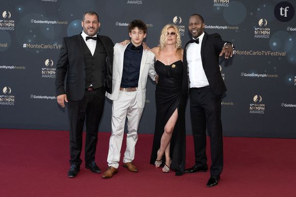 "J’ai été violé de 11 à 16 ans." C’est par cette révélation que Sébastien Boueilh débute toutes ses interventions en milieu scolaire et associatif, depuis cinq ans. Invité de RTL Matin ce jeudi 24 avril afin de débattre sur la mise en place prochaine d'un questionnaire pour lutter contres les violences à l’école, l'ancien rugbyman a témoigné des violences sexuelles dont il a lui-même été victime.  

"Moi, je rentrais du rugby : 5 minutes avant de me ramener, il me violait. 5 minutes après, il buvait le café avec mes parents", raconte Sébastien Boueilh. "Mes parents ont vu ces changements de comportement que j'ai eus, brutaux. Que ce soit la violence, l'alcool, le sexe, tout dans l'excès. Ils mettaient ça sur l'âge bête, on va dire, sur la préadolescence et l'adolescence, le changement hormonal". Sébastien Boueilh a été la victime d’un agresseur, mari d’une cousine et bénévole dans la fanfare et le club de rugby du village des Landes où il vivait. Le chemin de la libération de la parole va être long. Dix-huit ans de déviances et de silence.