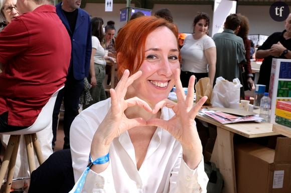 Dans ce documentaire, la chroniqueuse interroge Manon lugas, alias lecul_nu sur Instagram, coordinatrice d'intimité et créatrice de contenus.