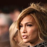 "Forcée d’être un garçon”, la fille de Jennifer Lopez s’affiche en costume et les ‘internautes s’acharnent