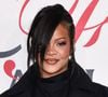 "Elle a morflé sévère", "Grosse et difforme" : deux mois après avoir accouché, Rihanna pose sur le tapis rouge et subit des critiques sur son corps post-partum