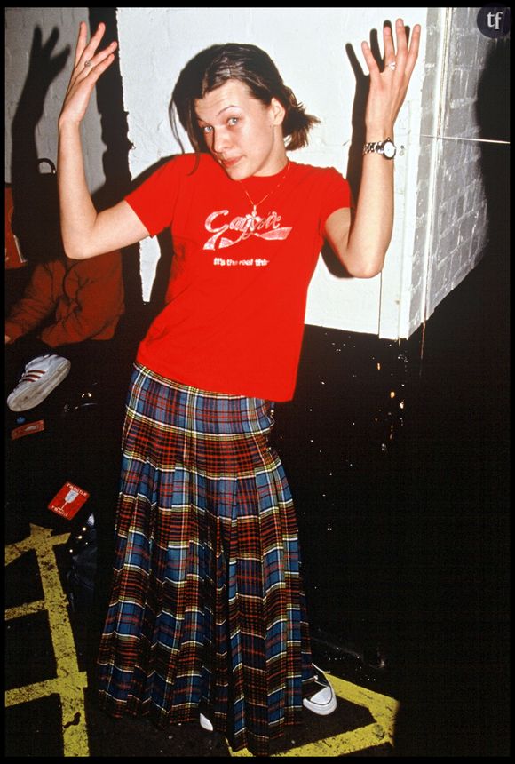 Les légendes du mannequinat ont su fouler les tapis rouges et défilés mode des années 90 avec une inégalée maestria. Et au sein de ce matrimoine fashion, il fallait également compter sur une égérie flamboyante : Milla Jovovich. L'éternelle Leeloo du Cinquième Element, et hitwoman hyper badass de la saga Resident Evil, comédienne tout aussi appréciée de Spike Lee et Wim Wenders, était à Cannes cette année.