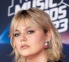"Parce qu'elle est maman, elle doit cacher son corps ?" : Louane critiquée pour son look sexy qui dévoile son ventre, ses fans à la rescousse