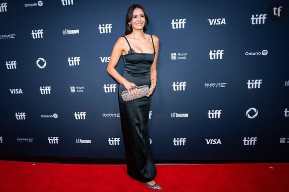 Fan theory numéro un : Zac Efron serait en couple avec cette actrice culte des années 2010, qui vient tout juste d'annoncer sa rupture, il y a quelques jours...