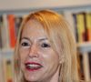 A Anne Elisabeth Lemoine, vraisemblablement admirative du courage de sa consoeur, à retrouver en vidéos sur les réseaux sociaux de France Inter, Laure Adler célèbre son engagement de tous les jours contre le sexisme "anti vieilles". Cette exclusion des "femmes invisibles", les quadras, quinquas, sexas, septas...