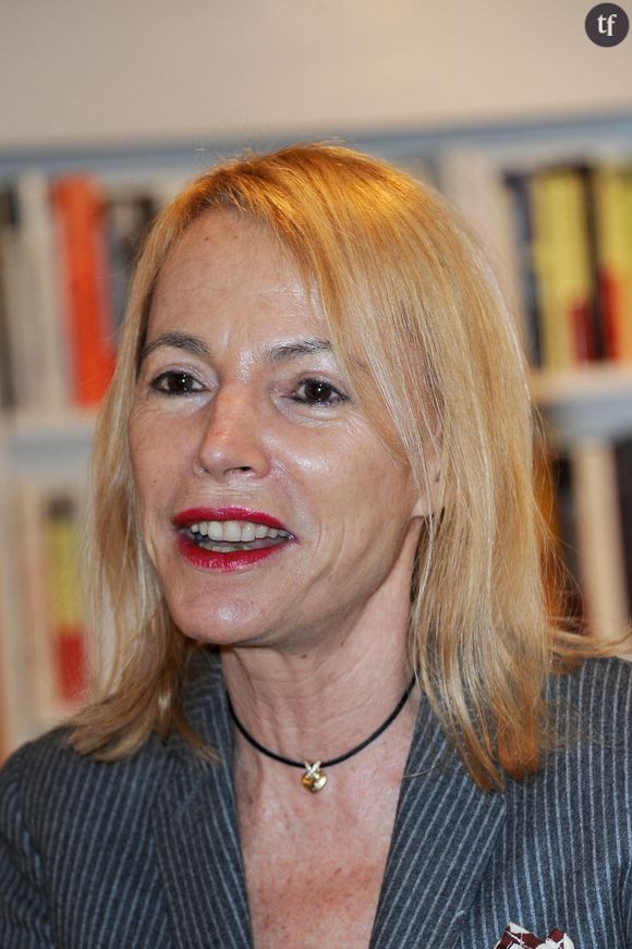 A Anne Elisabeth Lemoine, vraisemblablement admirative du courage de sa consoeur, à retrouver en vidéos sur les réseaux sociaux de France Inter, Laure Adler célèbre son engagement de tous les jours contre le sexisme "anti vieilles". Cette exclusion des "femmes invisibles", les quadras, quinquas, sexas, septas...