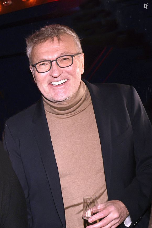 "Homosexuel je ne pensais même pas l'être durant longtemps !", confie Laurent Ruquier dans une interview vérité. Laurent Ruquier se confie dans une récente biographie, et un panel d'interviews, sur son rapport à l'homosexualité. Et la difficulté du coming out quand on ne se connait pas soi même...