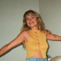 "Ca ballote", "Tes boobs" : cette YouTubeuse assume ses tenues et dénonce en images les messages des gros porcs sur sa poitrine