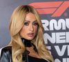 Comment Paris Hilton a-t-elle fait pour protéger sa peau et en retarder le vieillissement ? "Quand j'avais 8 ans, ma mère m'a dit : "Paris ne t'expose pas au soleil", puis elle m'a donné une routine beauté en 10 étapes, que je fais depuis que j'ai 8 ans", a-t-elle expliqué toutefois sans aller dans le détail.